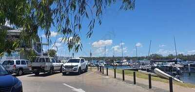 Noosa Yacht And Rowing Club