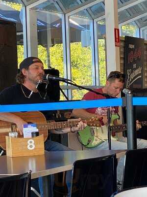 Noosa Yacht And Rowing Club