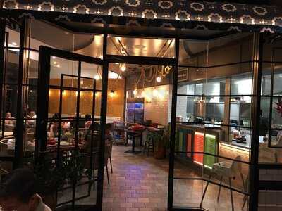 Bau Truong At Mounties