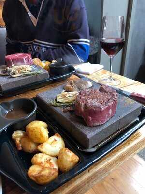 Mr Brooks Stonegrill & Bar