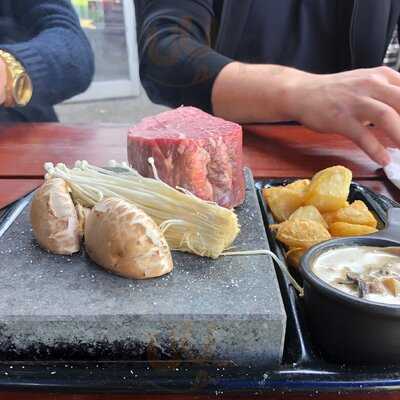 Mr Brooks Stonegrill & Bar