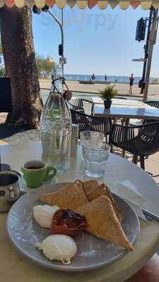 Montmartre By The Sea