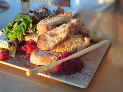 Beach St Garden Gallery & La Bel Amici Cafe