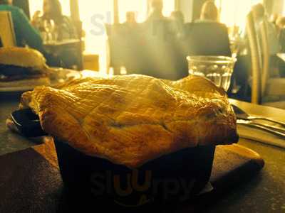 Beach St Garden Gallery & La Bel Amici Cafe