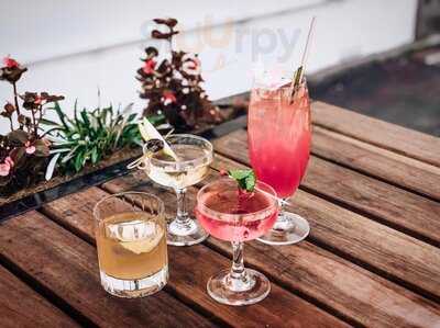 The Vale Bar And Eatery