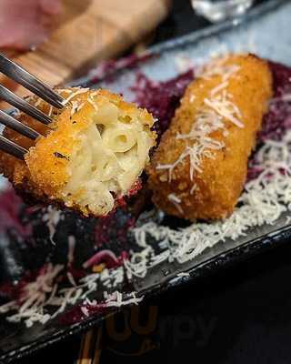 Ginger Annie Bar And Restuarant