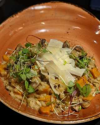 Ginger Annie Bar And Restuarant