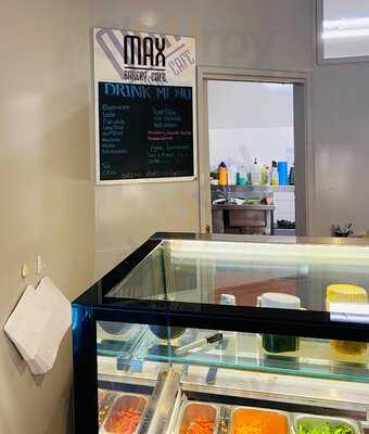 Max Bakery Cafe
