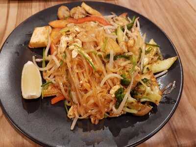 Lemongrass Thai On Sundale