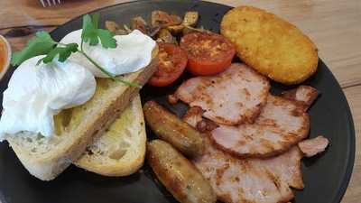 Clarinda Charcoal Chickens