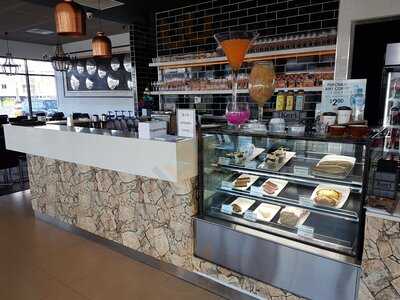 4 Flavours Restaurant & Cafe