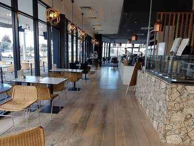 4 Flavours Restaurant & Cafe