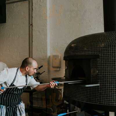 Mamma Francas Pizza Hall