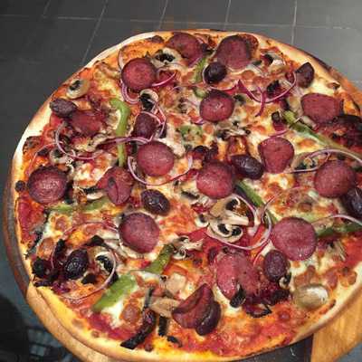 Pizza Hut Beverly Hills