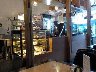 Maddox Licensed Cafe & Bar