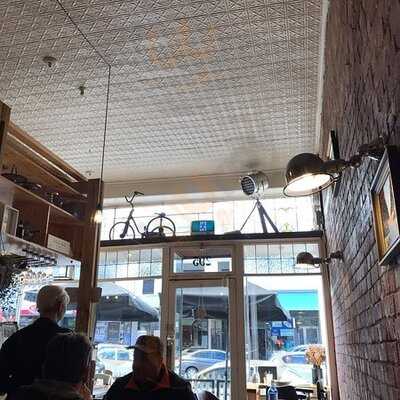 Maddox Licensed Cafe & Bar