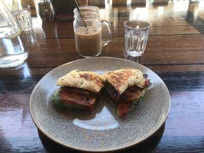 Maddox Licensed Cafe & Bar