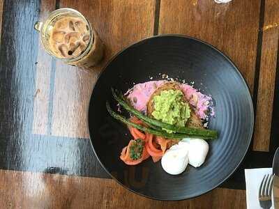 Maddox Licensed Cafe & Bar