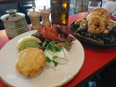 Stand & Deliver Cafe