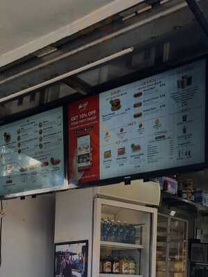 Harry's Cafe De Wheels - Woodbine