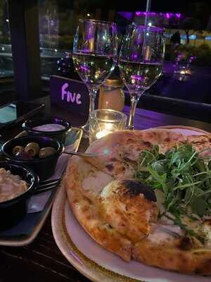 Bean & Base-cafe & Bar