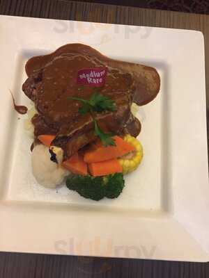 Grey Gums Hotel Bistro