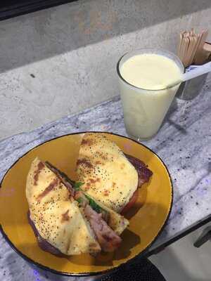 Noosa Hot Bread Shop