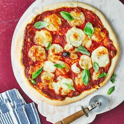 Little John Pizza, Pasta And Liquor