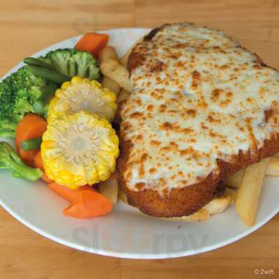 At Mez's Pizza & Pasta