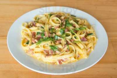 At Mez's Pizza & Pasta