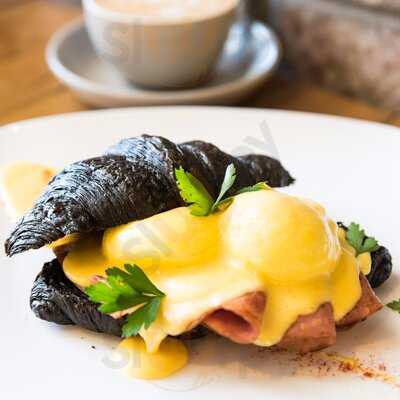 Platform 3 Eatery & Bar