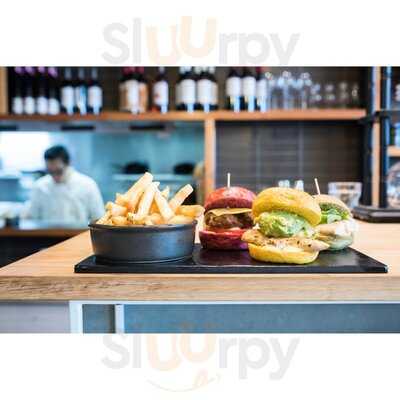 Platform 3 Eatery & Bar