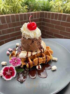 Falvey's Hotel Yamanto