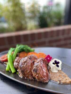 Falvey's Hotel Yamanto