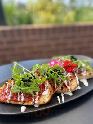 Falvey's Hotel Yamanto