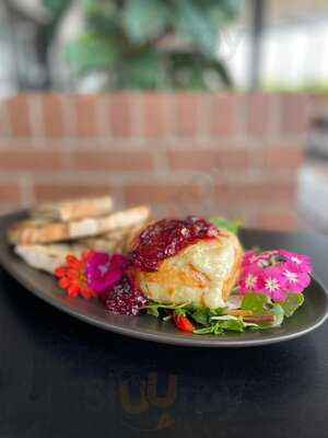 Falvey's Hotel Yamanto