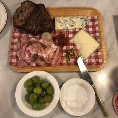 Sig. Enzo Aperitivo Bar