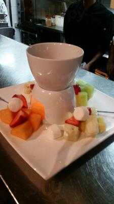 Shine Cafe Bar & Lounge