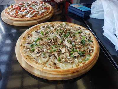 Crust Gourmet Pizza Bar