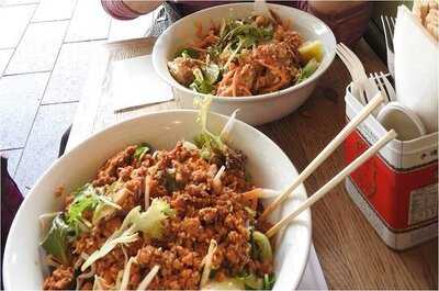 Mint Asian Salad & Curry Bar