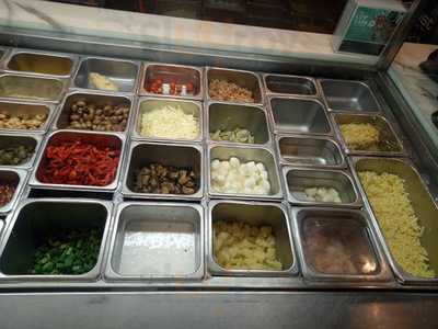 Crust Gourmet Pizza Bar Glen Waverley