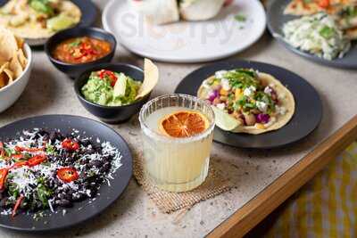 El Santo De Los Tacos