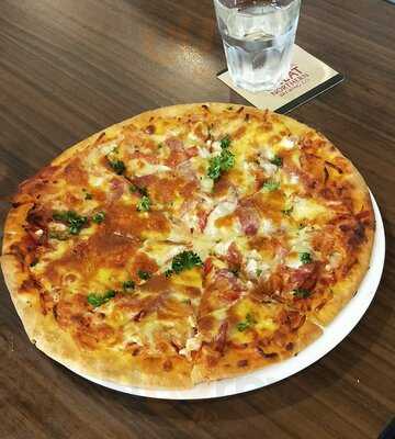 Lizards Bar & Restaurant