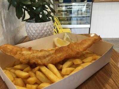 Zakis Fish And Grill