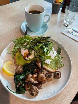 Cossies Poolside Bar And Bistro