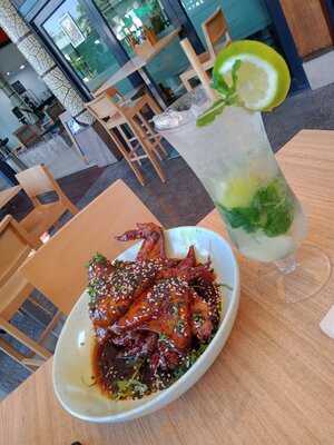 Cossies Poolside Bar And Bistro