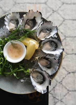 On The Beach, Hastings St