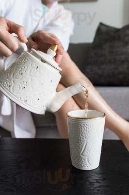 On The Beach, Hastings St