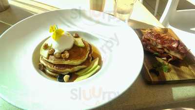 On The Beach, Hastings St