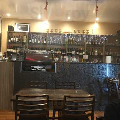 8 Sisters Cafe & Grill